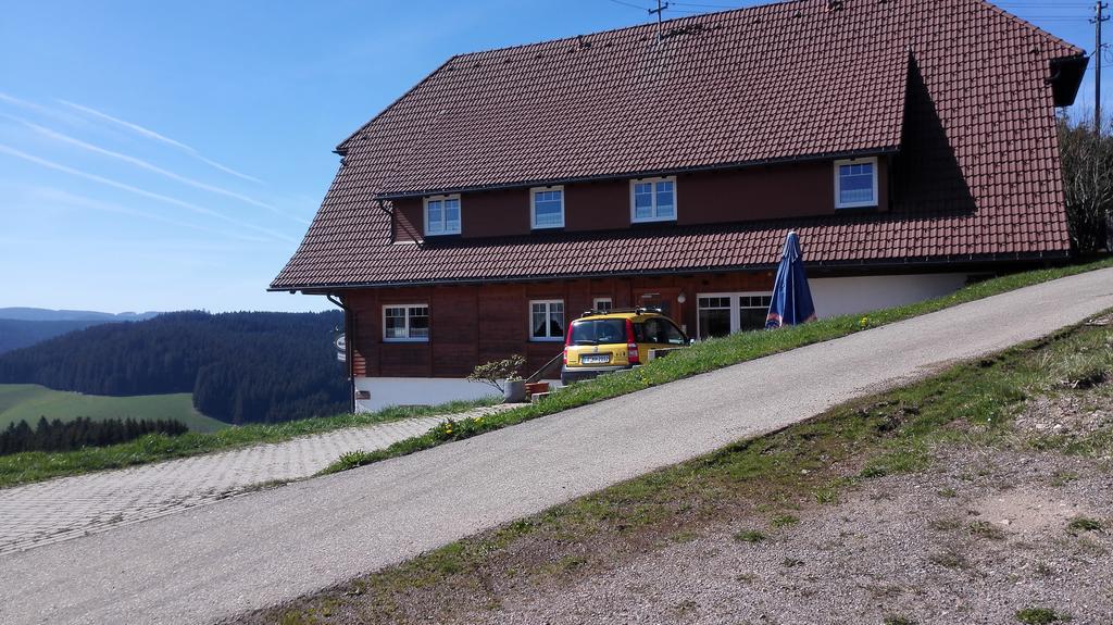 Pension Forsthaus Taele - Das Gaestehaus Vom Schwarzwaldgasthaus Salenhof Titisee-Neustadt Dış mekan fotoğraf